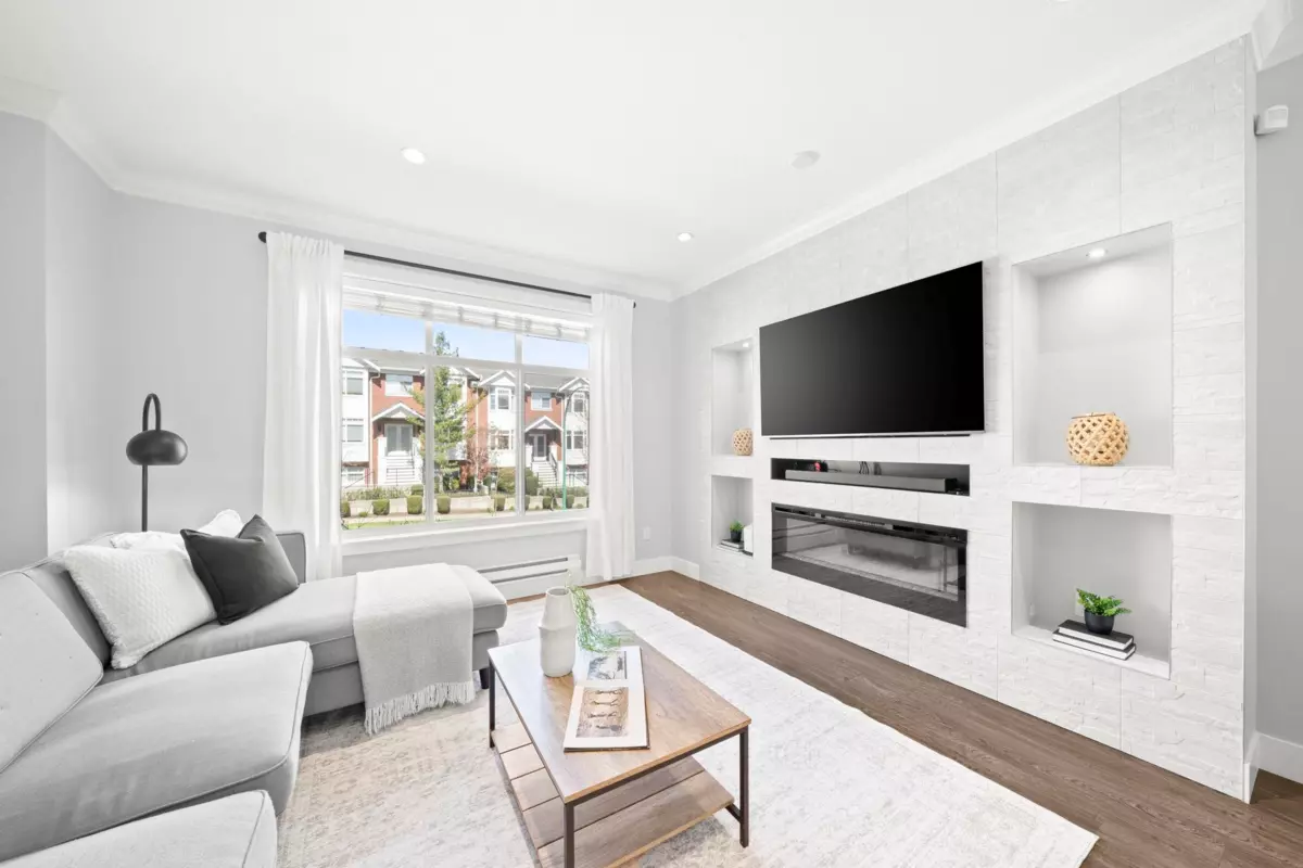 Family Room Photo of 62 6591 195a Street, Surrey, BC