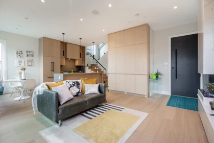 Basement Recreation Room Photo of 2 3674 Oxford Street, Vancouver, BC