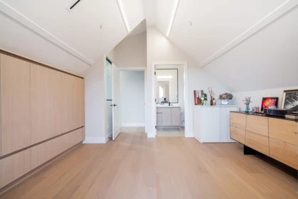 Powder Room Photo of 2 3674 Oxford Street, Vancouver, BC