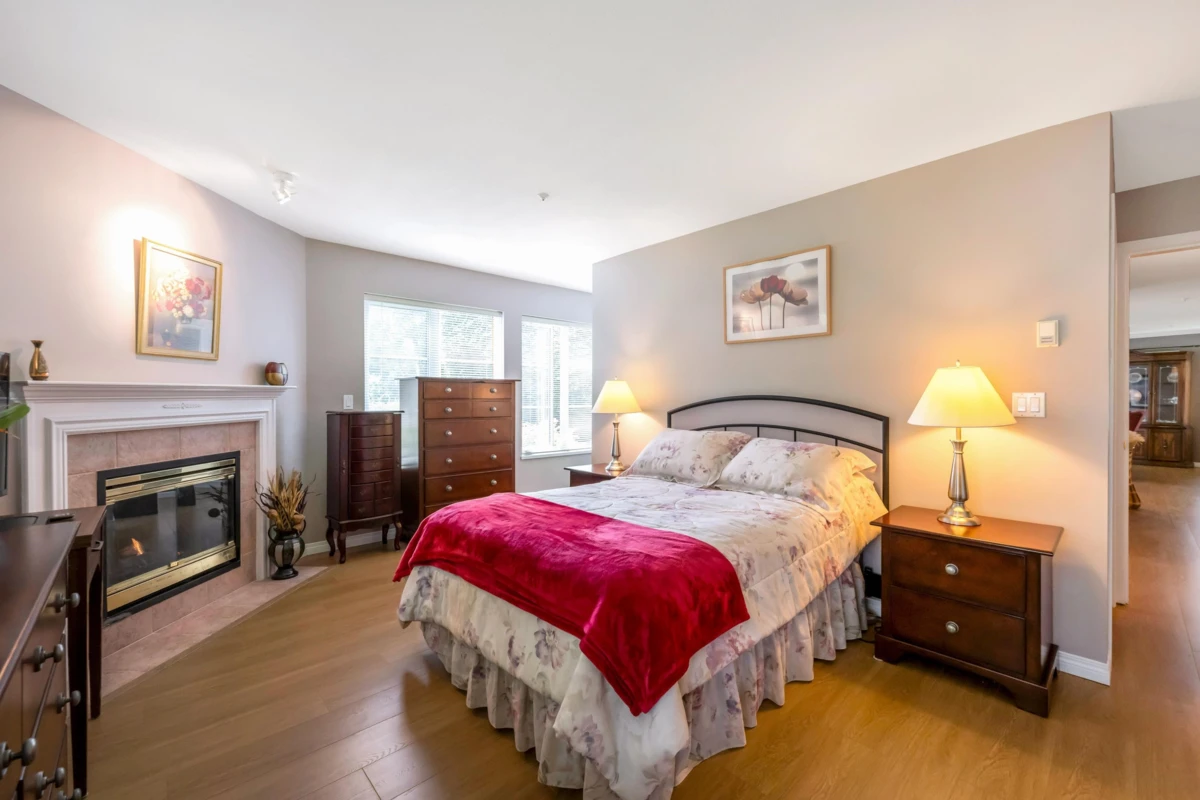 Family Room Photo of 104 12155 75a Avenue, Surrey, BC
