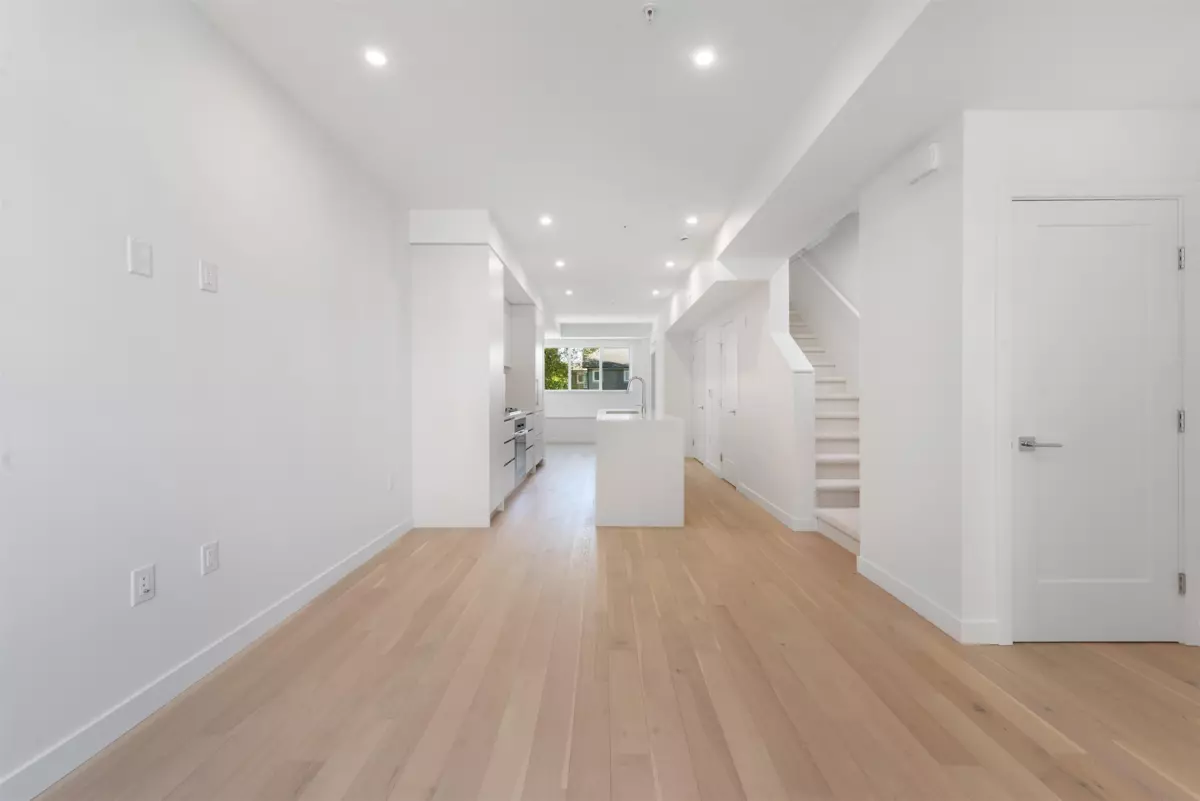 Family Room Photo of 873 W 33rd Avenue, Vancouver, BC