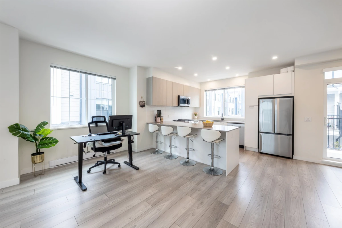 Family Room Photo of 123 488 Furness Street, New Westminster, BC