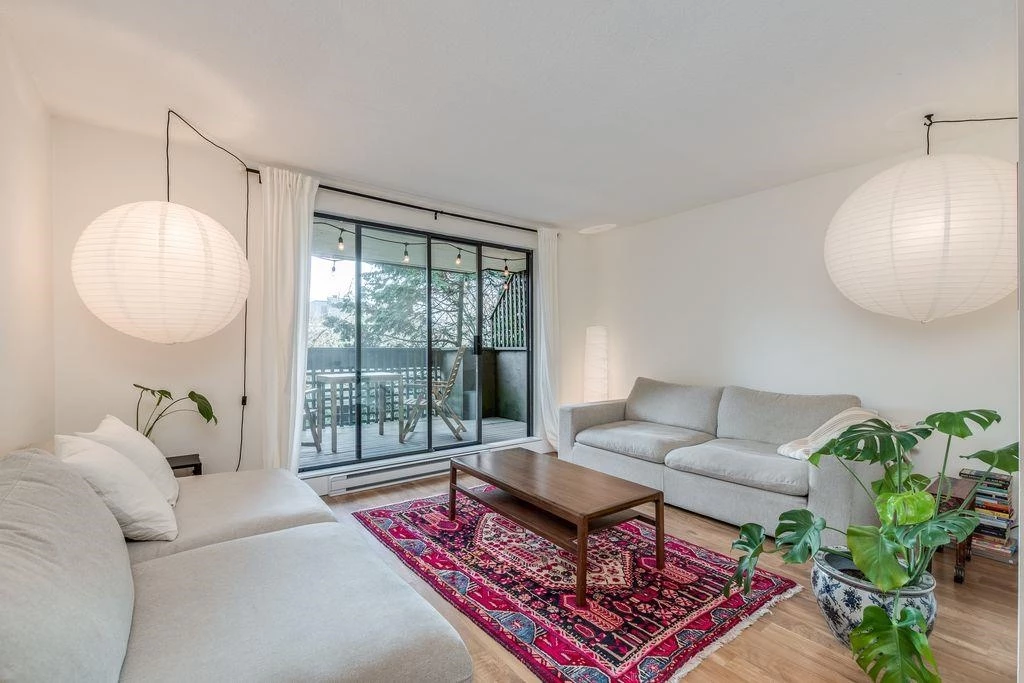 Family Room Photo of 102 2458 York Avenue, Vancouver, BC