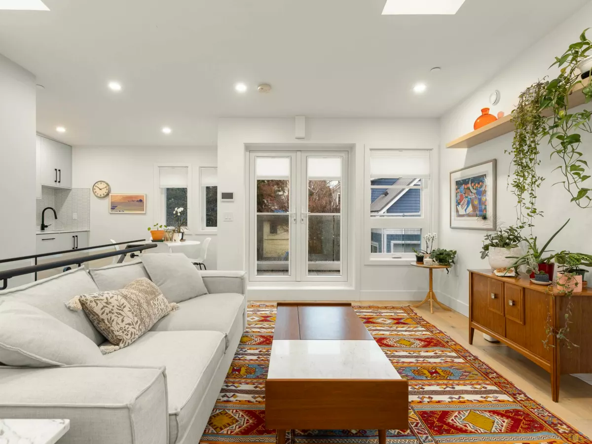 Family Room Photo of 517 E 11th Avenue, Vancouver, BC