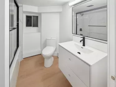 Guest Bathroom Photo of 1515 Eighth Avenue, New Westminster, BC