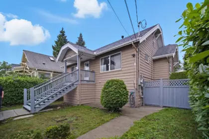 Swimming Pool Photo of 1515 Eighth Avenue, New Westminster, BC