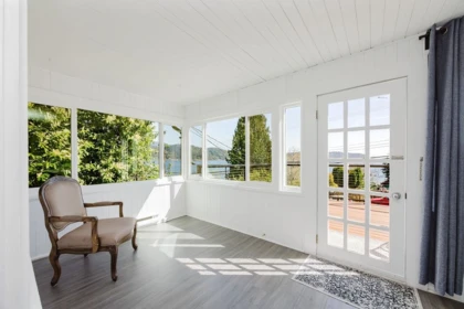 Mudroom Photo of 462 Central Avenue, Gibsons, BC