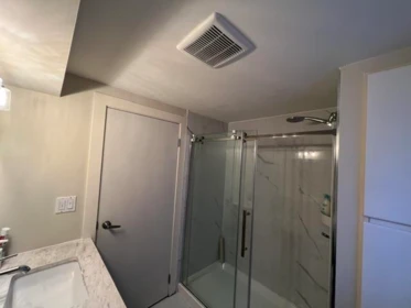 Primary Bathroom Photo of 2179 E 29th Avenue, Vancouver, BC