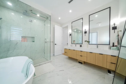 Hallway Photo of 4836 Watling Street, Burnaby, BC