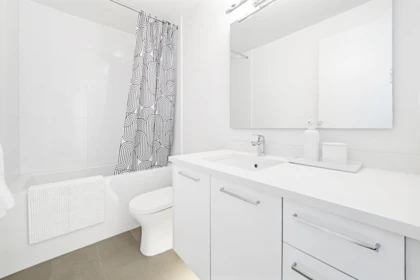 Primary Bathroom Photo of 2006 1588 Johnston Road, White Rock, BC