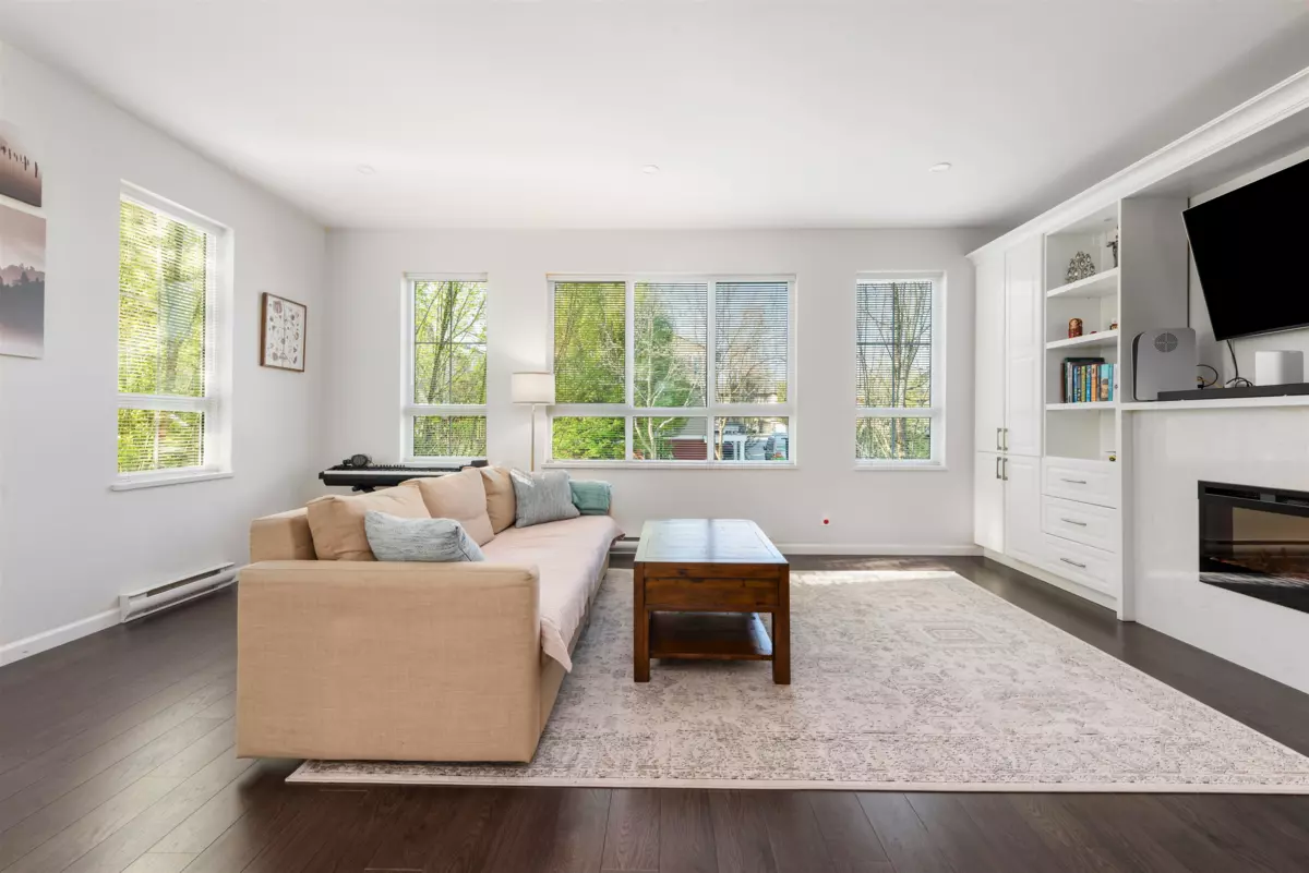 Dining Area Photo of 1 19505 68a Avenue, Surrey, BC