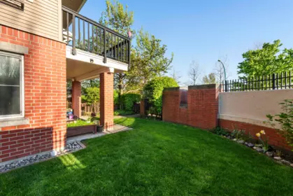 Garden / Landscaping Photo of 1 19505 68a Avenue, Surrey, BC