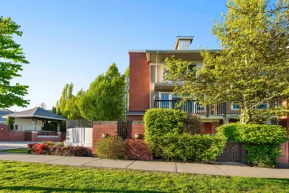 Swimming Pool Photo of 1 19505 68a Avenue, Surrey, BC