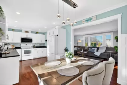 Breakfast Nook Photo of 34974 Clayburn Road, Abbotsford, BC
