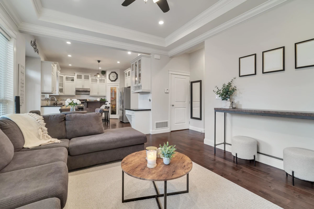 Dining Area Photo of 15083 58a Avenue, Surrey, BC