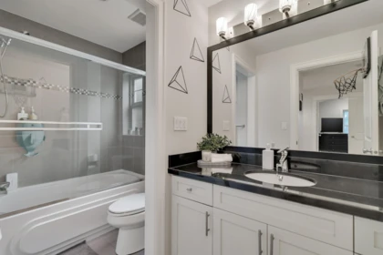 Basement Recreation Room Photo of 15083 58a Avenue, Surrey, BC