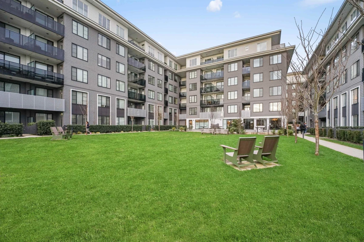 Exterior Rear Photo of 501 15858 Fraser Highway, Surrey, BC