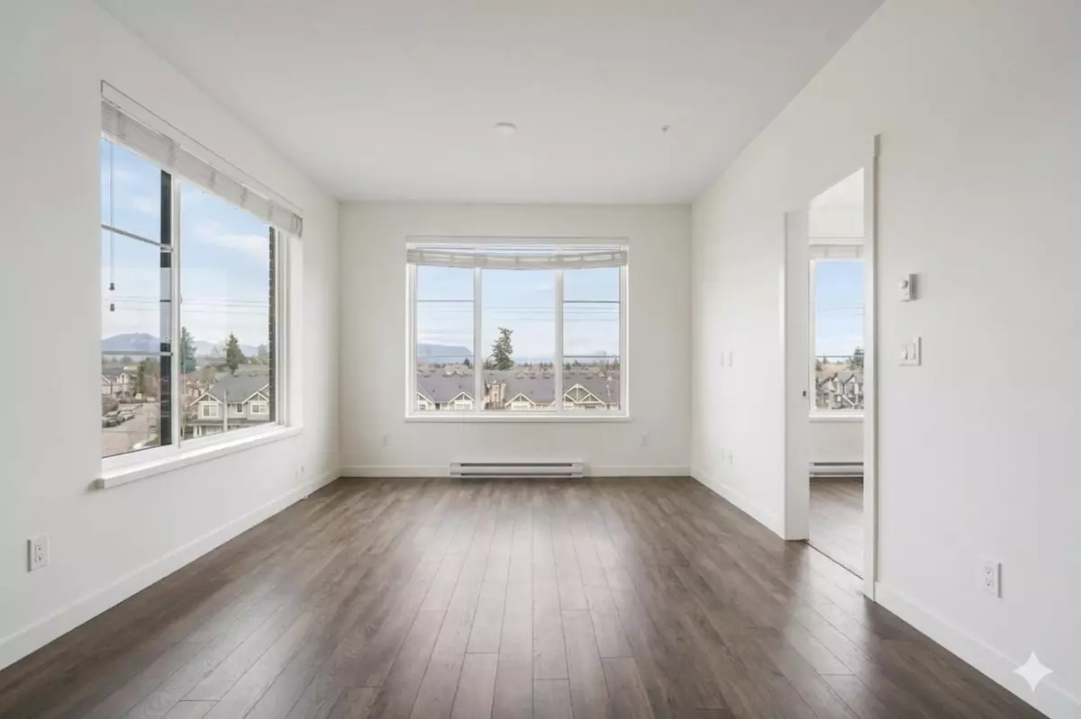 Family Room Photo of 501 15858 Fraser Highway, Surrey, BC