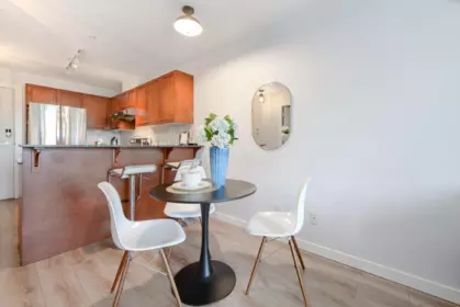 Breakfast Nook Photo of 206 3089 Oak Street, Vancouver, BC