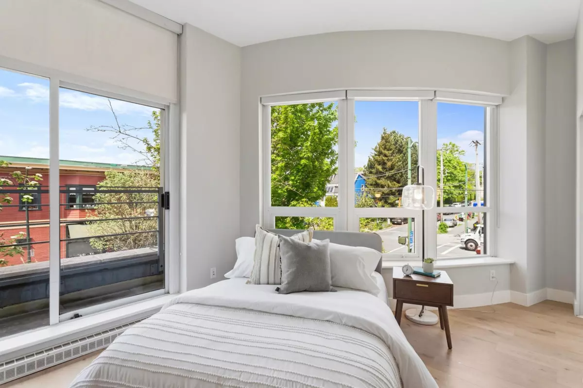 Living Room Photo of 207 2288 W Broadway, Vancouver, BC