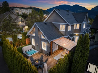 2995 Strangway Place, Squamish, BC, Squamish — 5 bed single family residence for sale