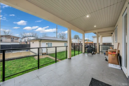 Hot Tub / Spa Photo of 4267 Parker Street, Burnaby, BC
