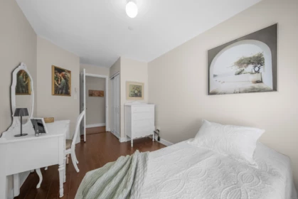 Laundry Room Photo of 408 33280 E Bourquin Crescent, Abbotsford, BC