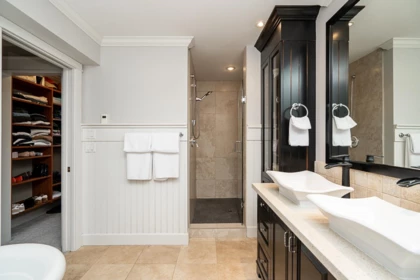 Entry Foyer Photo of 14322 26 Avenue, Surrey, BC