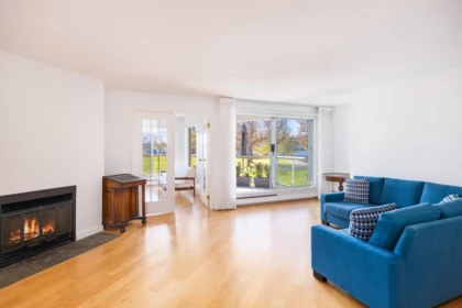 Primary Bedroom Photo of 1206 33 Chesterfield Place, North Vancouver, BC