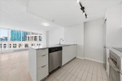 Walk-In Closet Photo of 1605 788 Hamilton Street, Vancouver, BC
