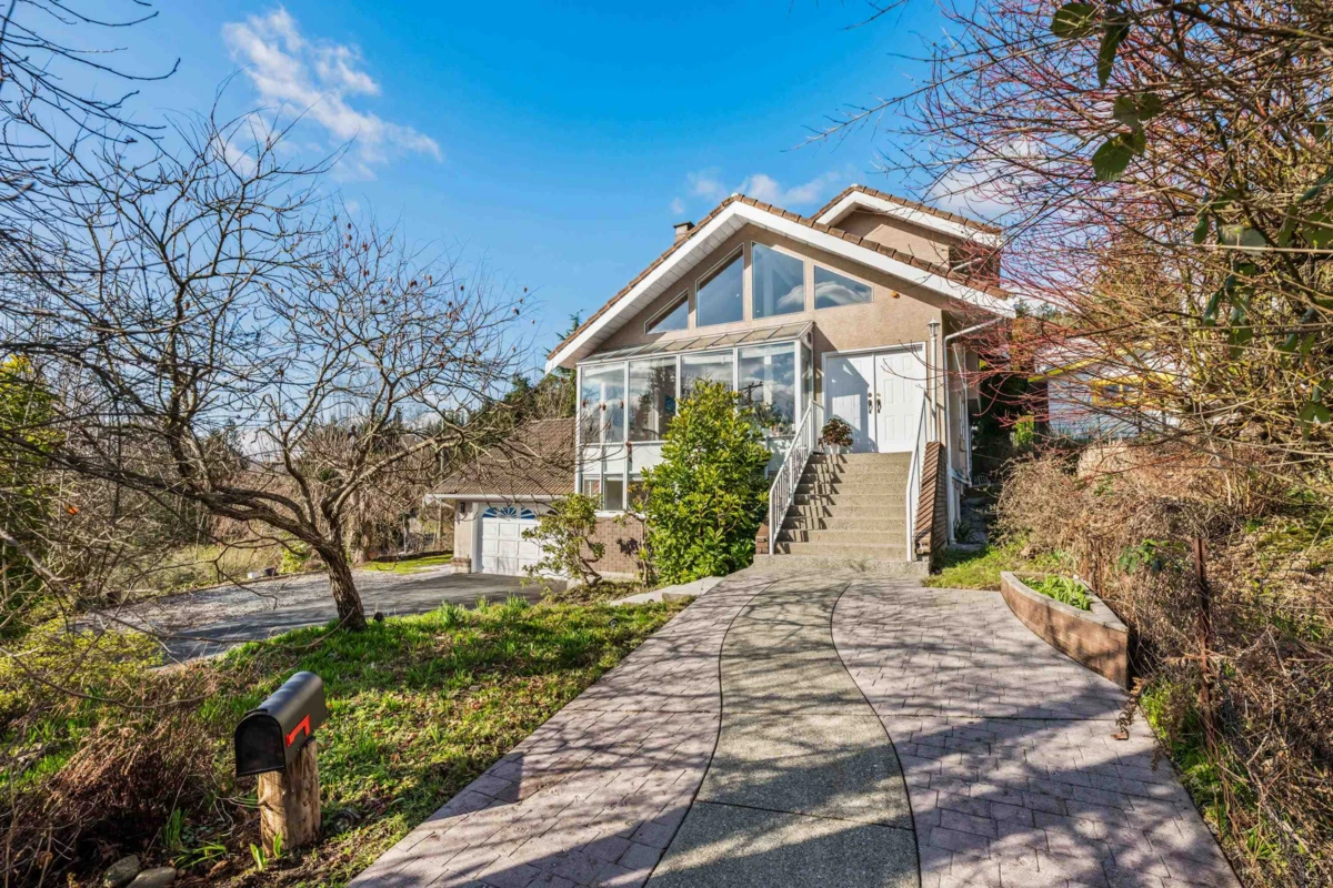Family Room Photo of 389 Metta Street, Port Moody, BC