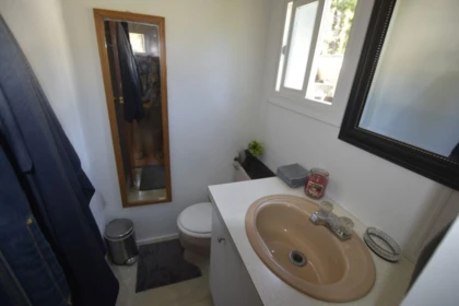 Primary Bathroom Photo of 29 6571 King George Boulevard, Surrey, BC