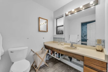 Laundry Room Photo of 1040 Jefferson Avenue, West Vancouver, BC