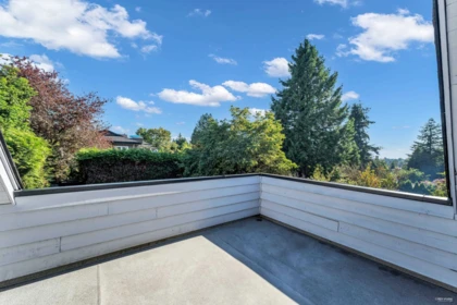 Swimming Pool Photo of 1040 Jefferson Avenue, West Vancouver, BC