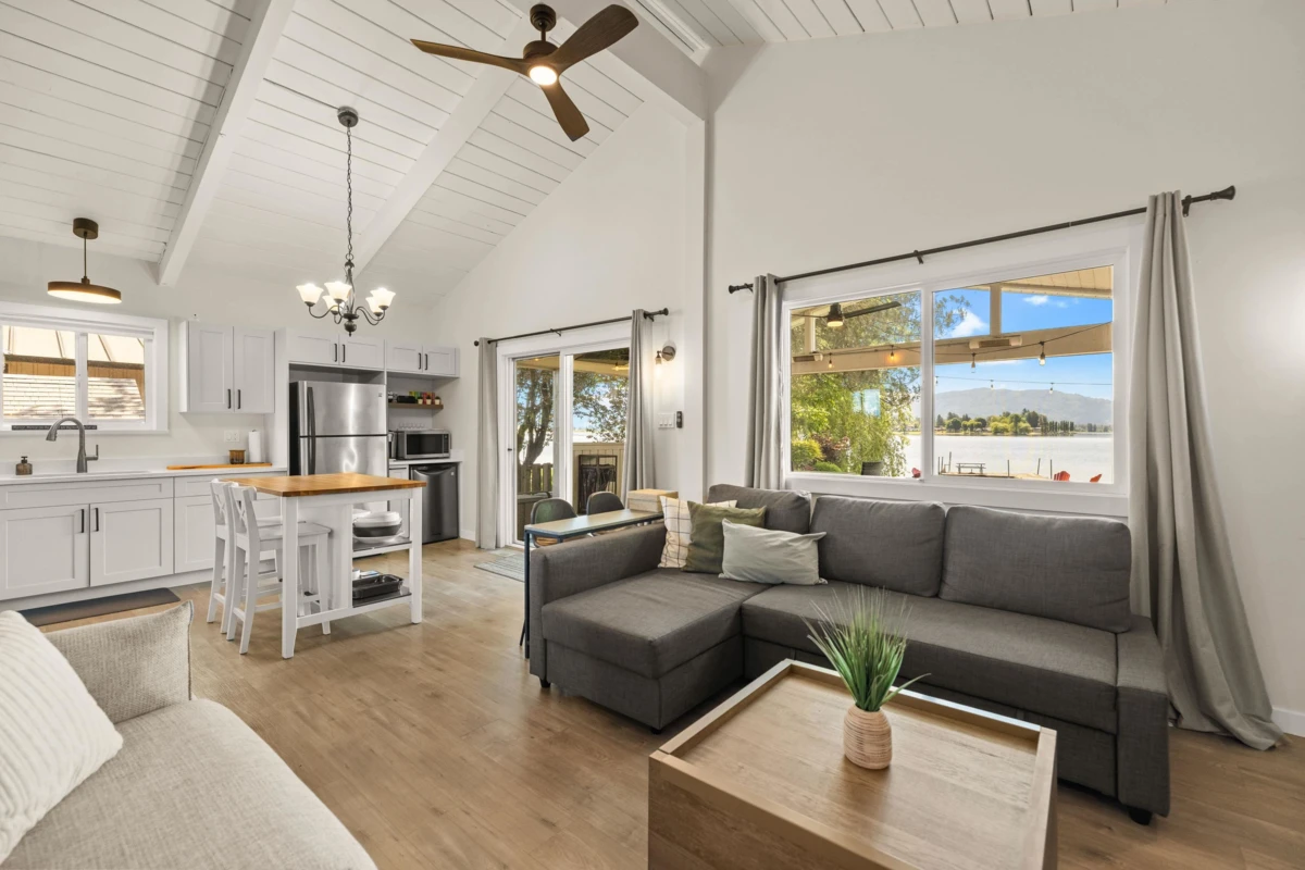 Family Room Photo of 35210 Sward Road, Mission, BC