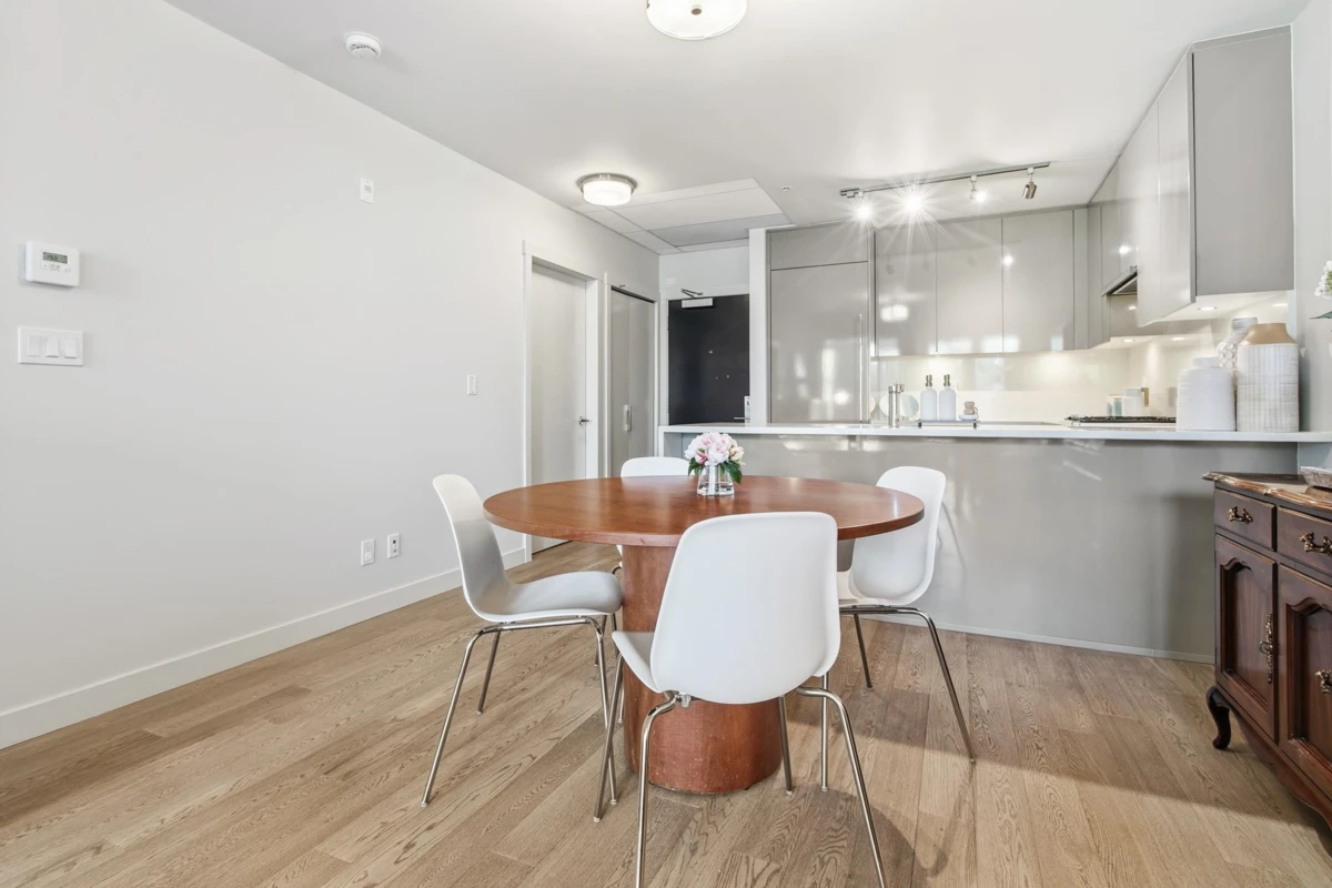 Dining Area Photo of 307 4488 Cambie Street, Vancouver, BC