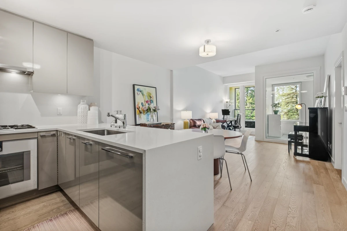 Family Room Photo of 307 4488 Cambie Street, Vancouver, BC