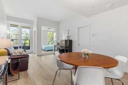 Kitchen Island Photo of 307 4488 Cambie Street, Vancouver, BC