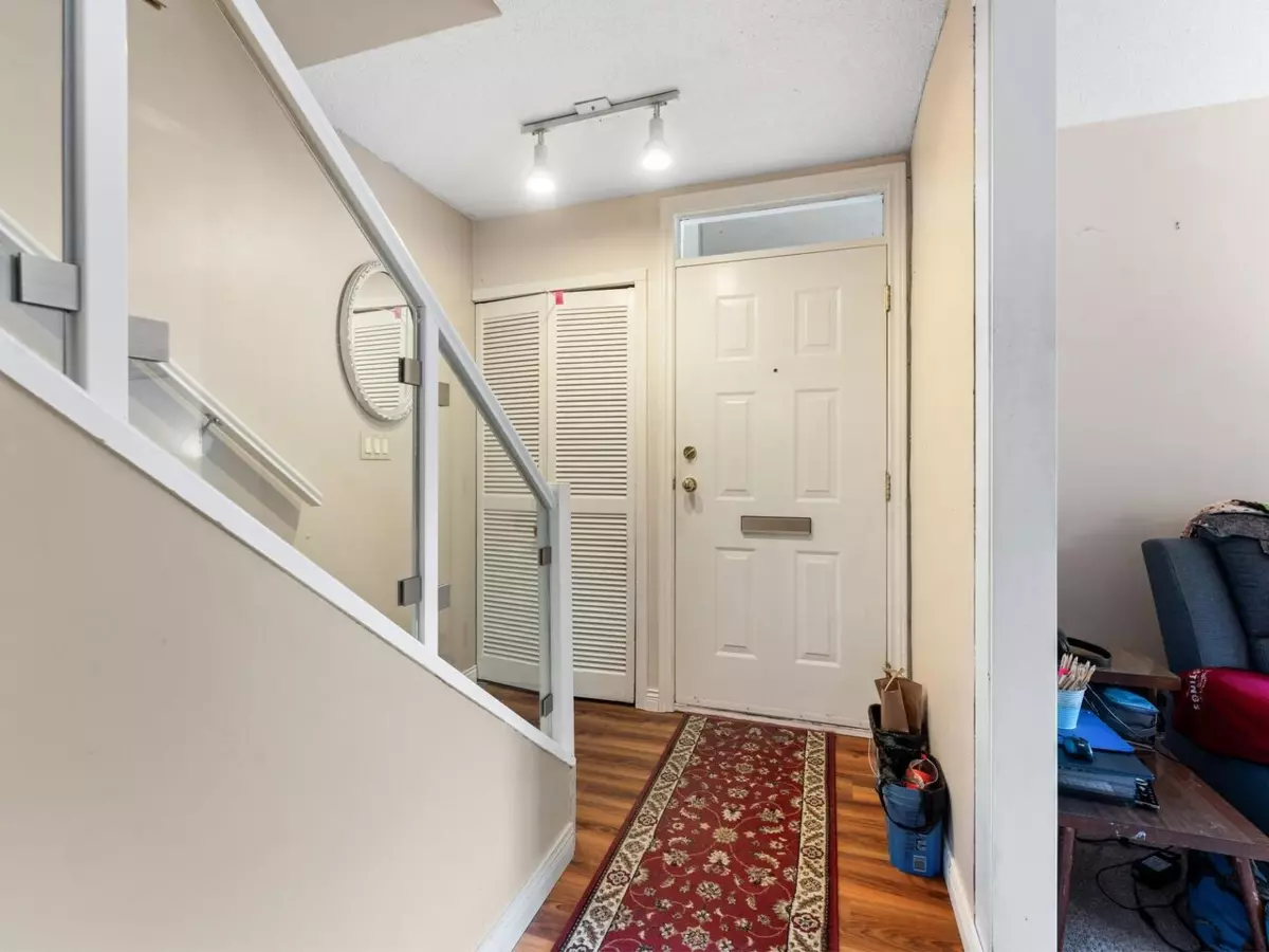 Living Room Photo of 5 10595 153 Street, Surrey, BC