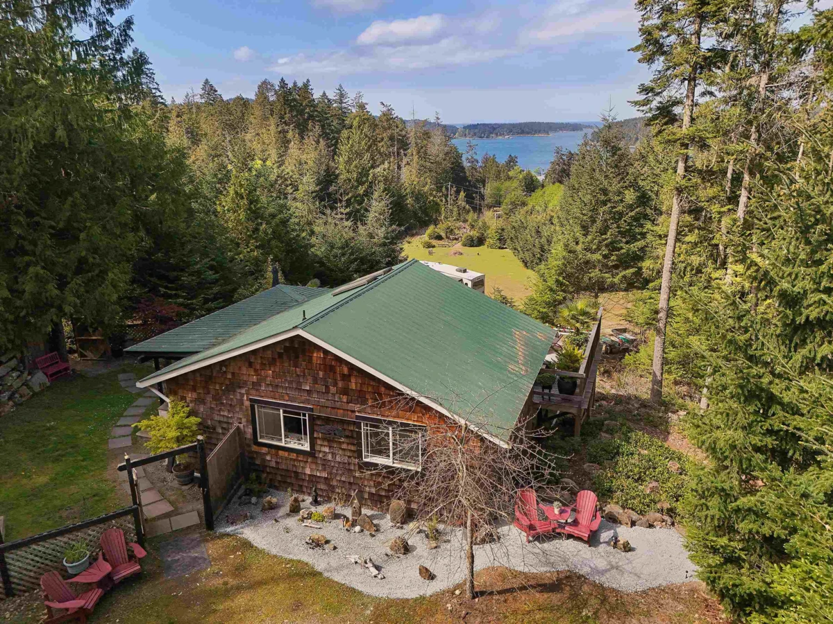 Living Room Photo of 430 Mckercher Road, Mayne Island, BC