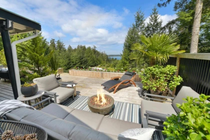 Breakfast Nook Photo of 430 Mckercher Road, Mayne Island, BC