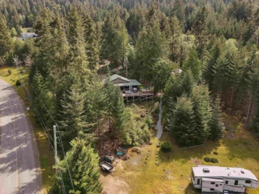 Community Amenities Photo (Clubhouse) of 430 Mckercher Road, Mayne Island, BC