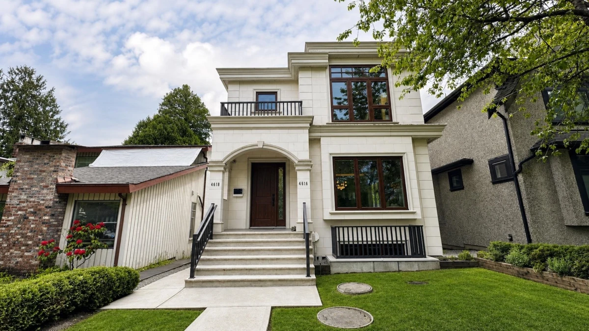 Exterior Rear Photo of 4618 W 8th Avenue, Vancouver, BC