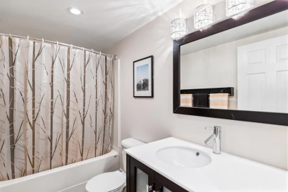 Entry Foyer Photo of 21530 123 Avenue, Maple Ridge, BC
