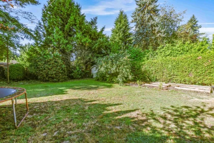 Garden / Landscaping Photo of 21530 123 Avenue, Maple Ridge, BC