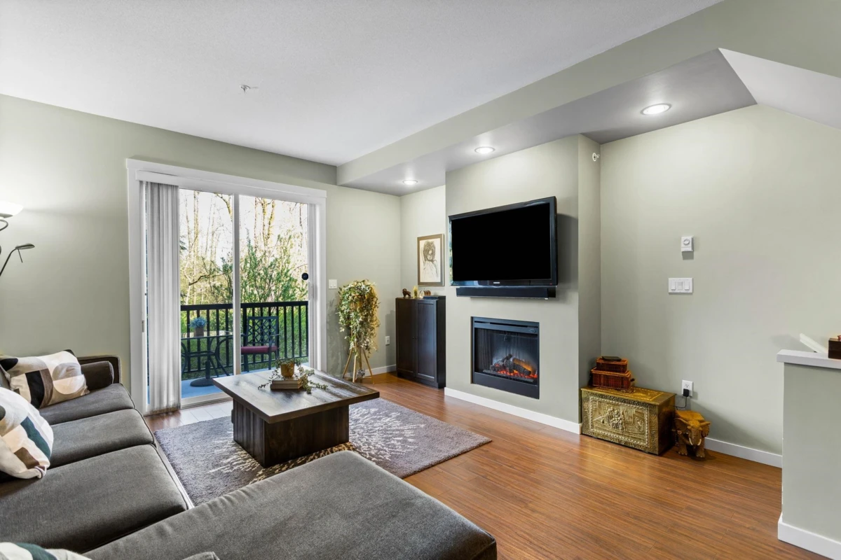 Dining Area Photo of 25 2495 Davies Avenue, Port Coquitlam, BC