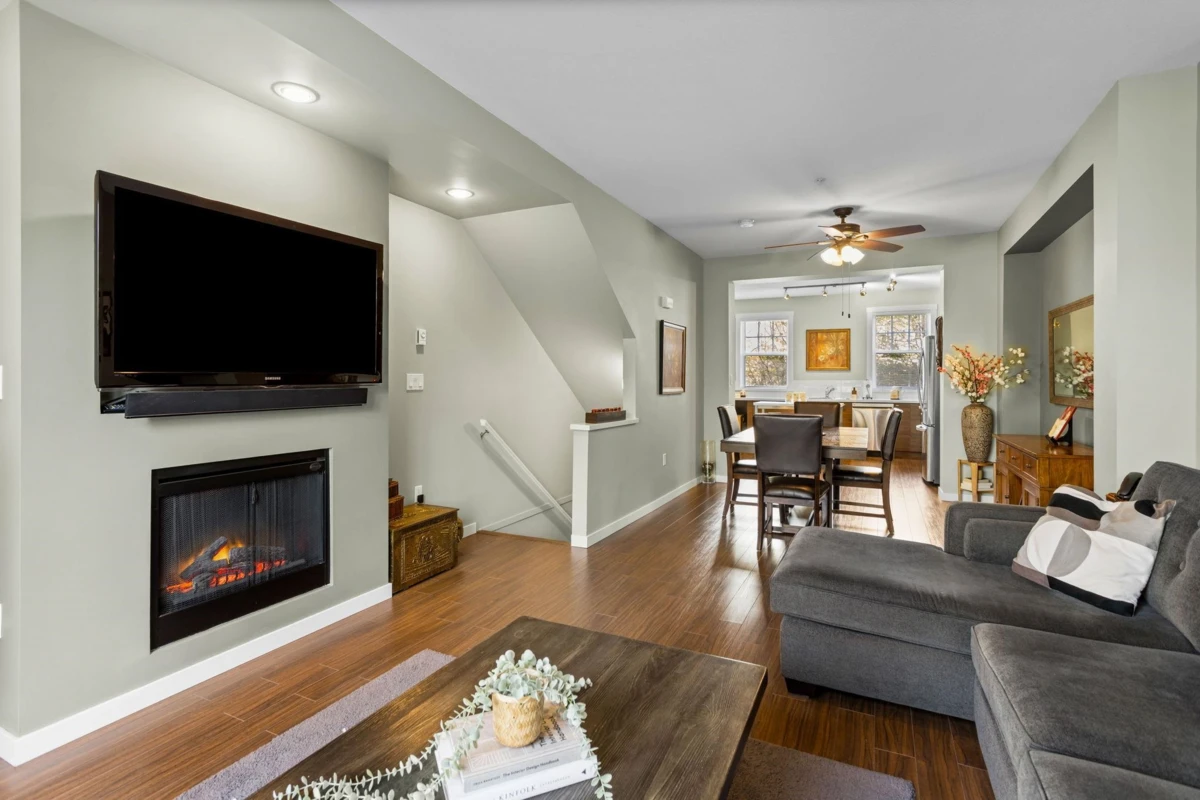 Family Room Photo of 25 2495 Davies Avenue, Port Coquitlam, BC