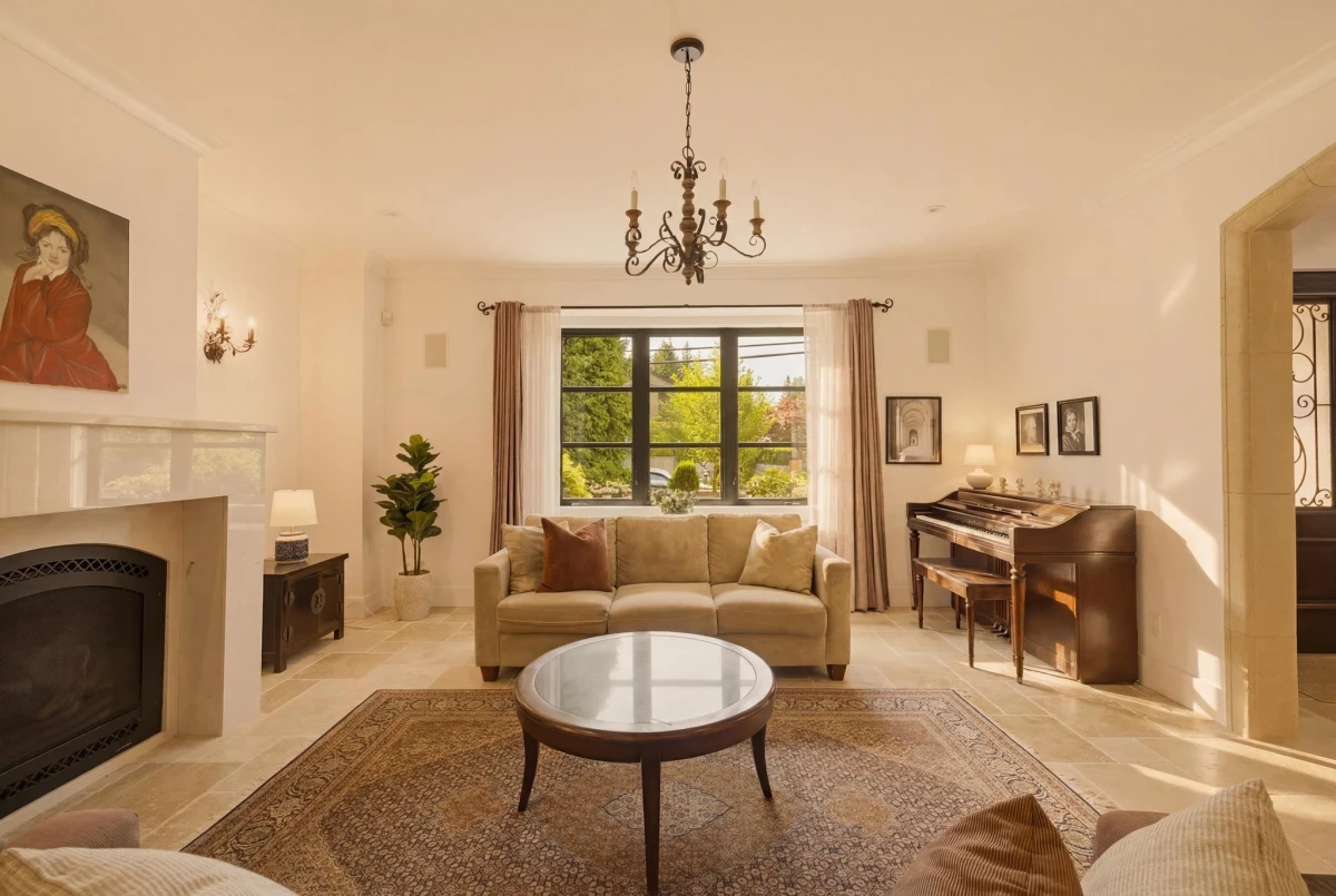 Family Room Photo of 1134 Montroyal Boulevard, North Vancouver, BC