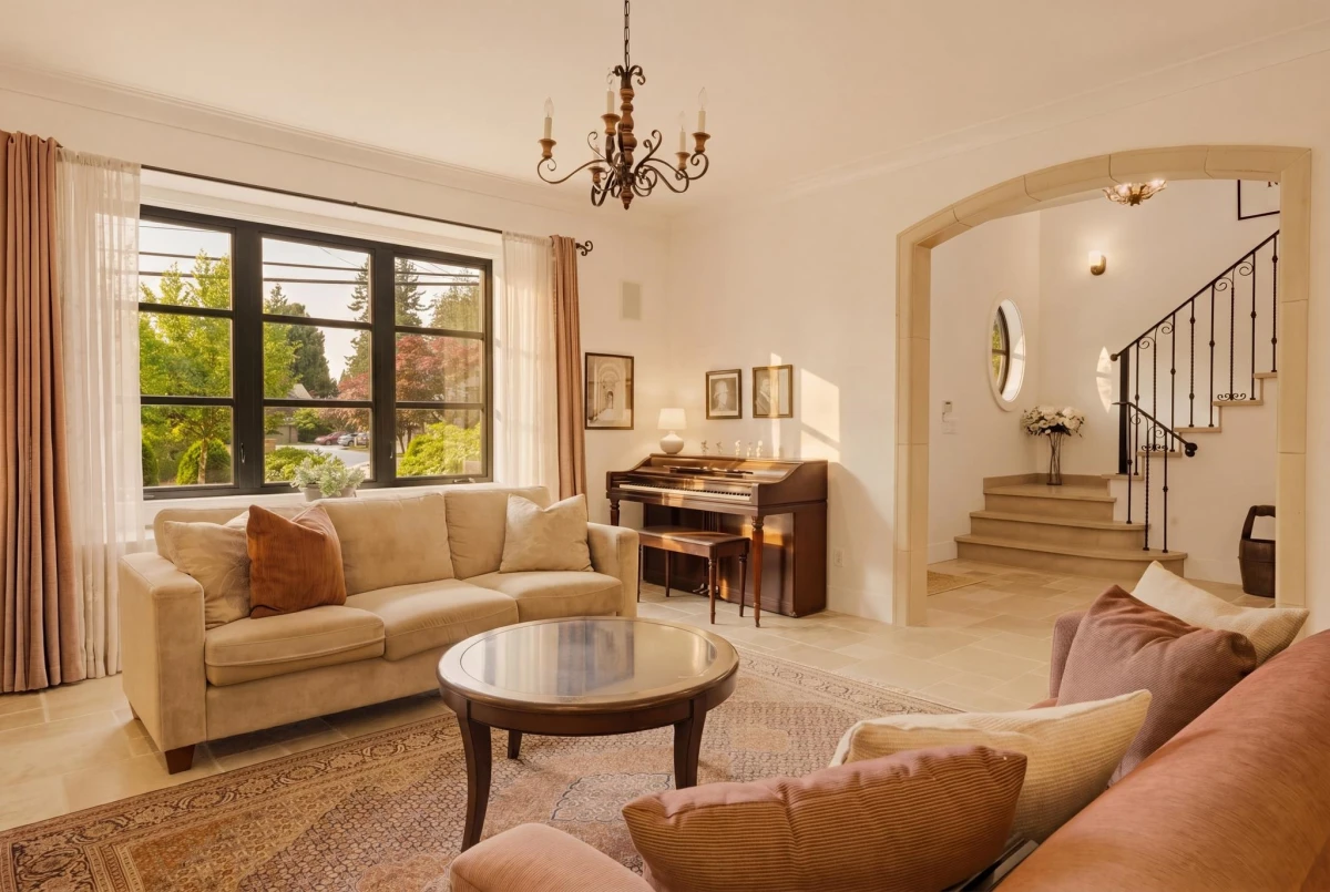 Living Room Photo of 1134 Montroyal Boulevard, North Vancouver, BC
