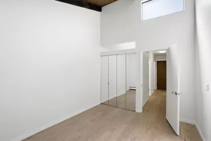 Entry Foyer Photo of 312 330 E 7th Avenue, Vancouver, BC